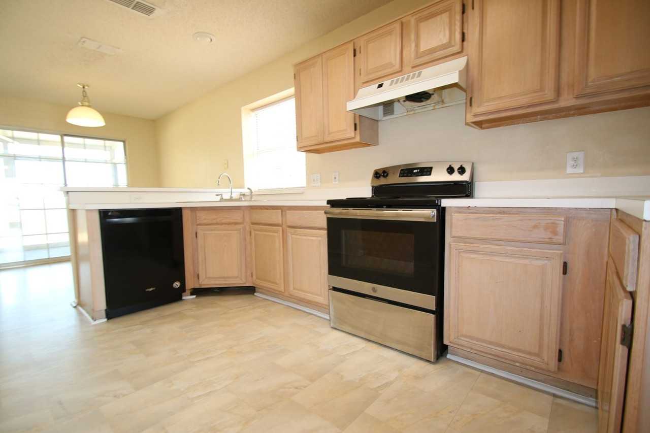 3412 Derby Ct - Photo 2 of 30