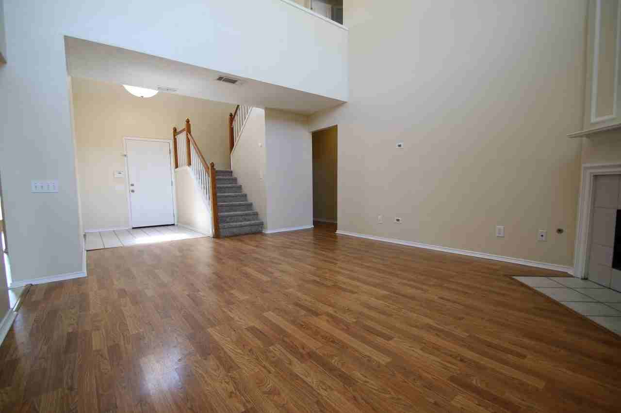 3412 Derby Ct - Photo 4 of 30