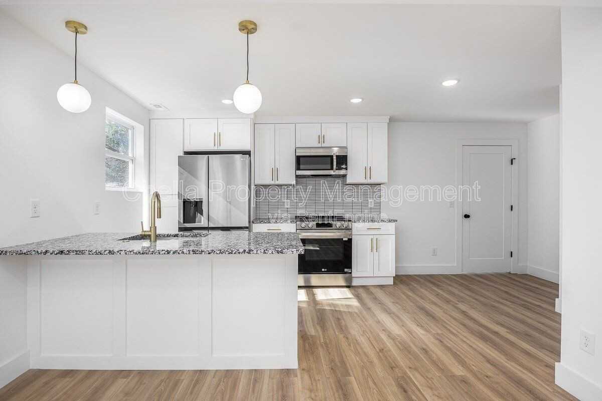 1012 Debow St #B - Photo 5 of 29