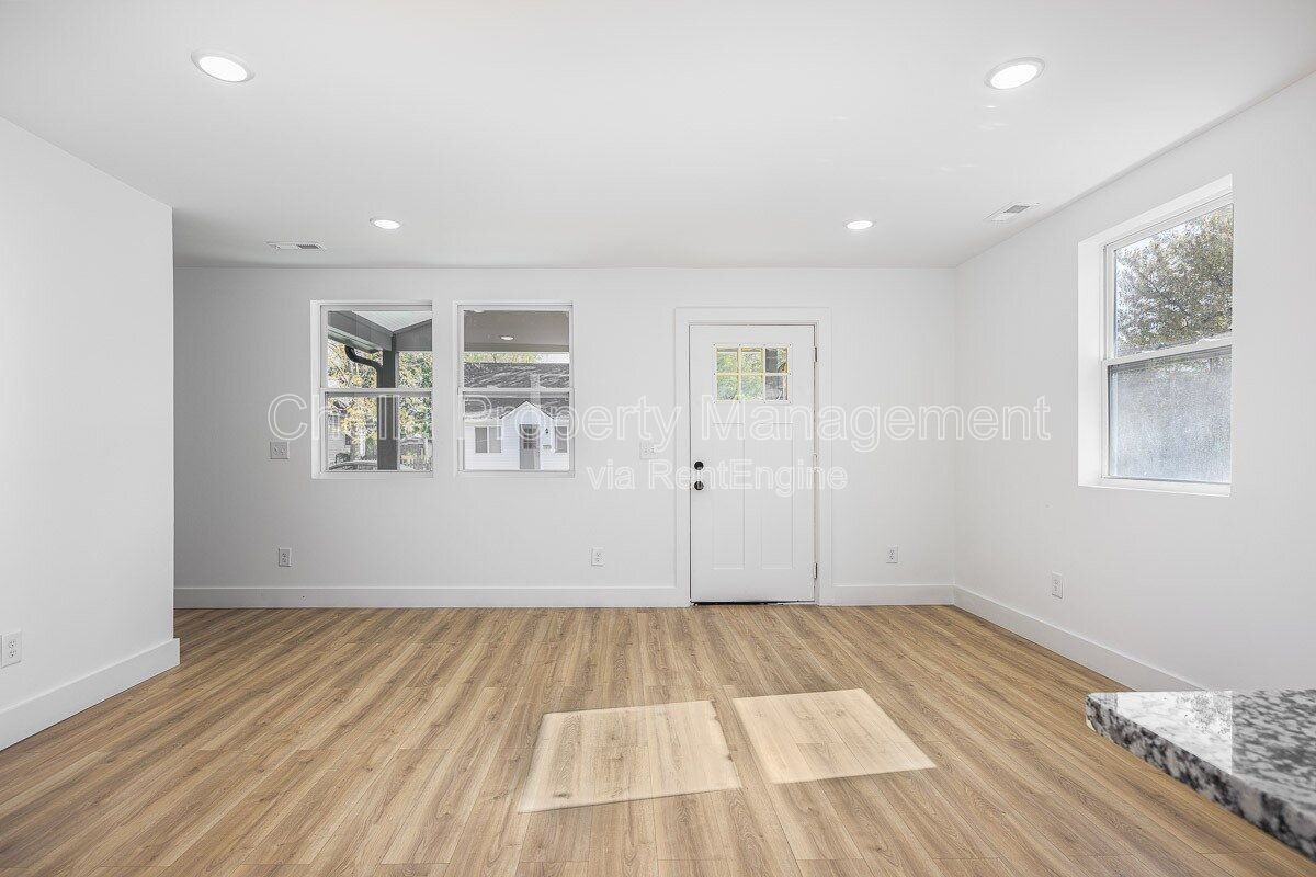 1012 Debow St #B - Photo 7 of 29