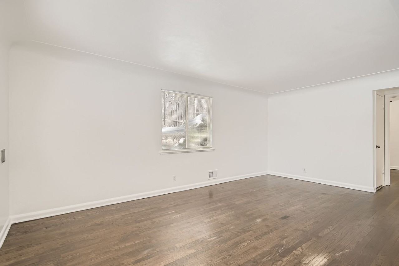 2531 S Pennsylvania St - Photo 3 of 13