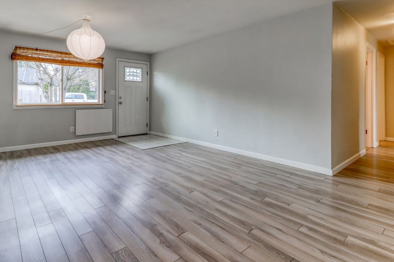 110 Nw 50th St - Photo 3 of 22