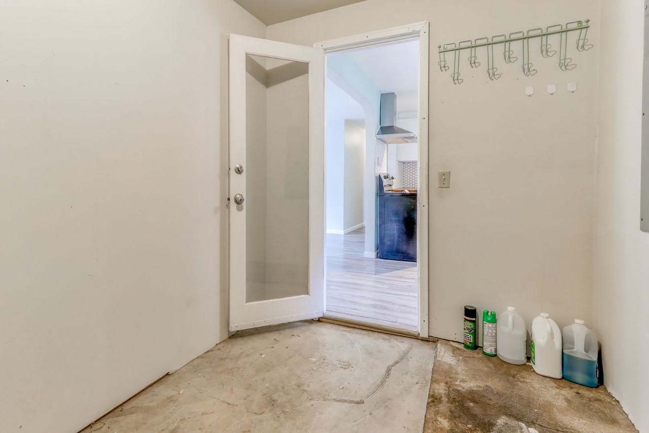 110 Nw 50th St - Photo 7 of 22