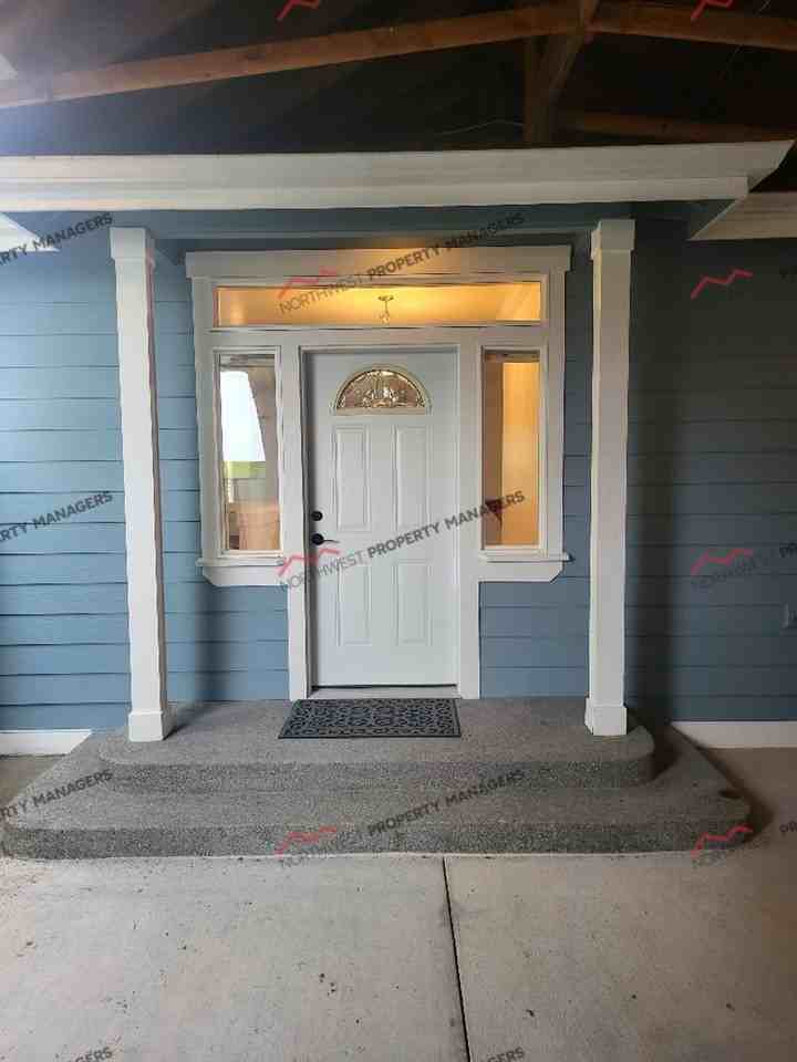 1514 Winterwood Dr - Photo 2 of 50