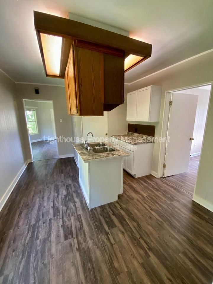 98 Van Buren St E - Photo 6 of 10
