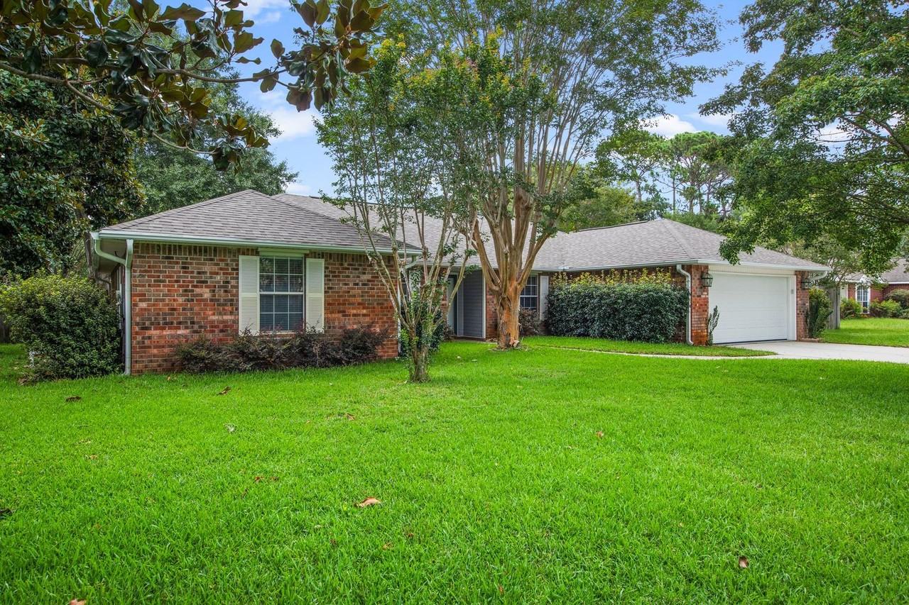 4405 Southminster Cir - Photo 2 of 50