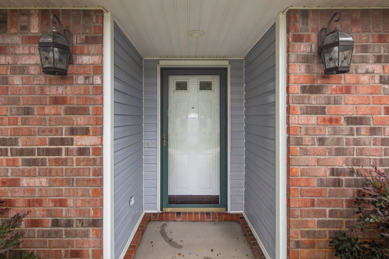 4405 Southminster Cir - Photo 5 of 50