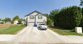 220 W Maple St - Photo 1 of 1