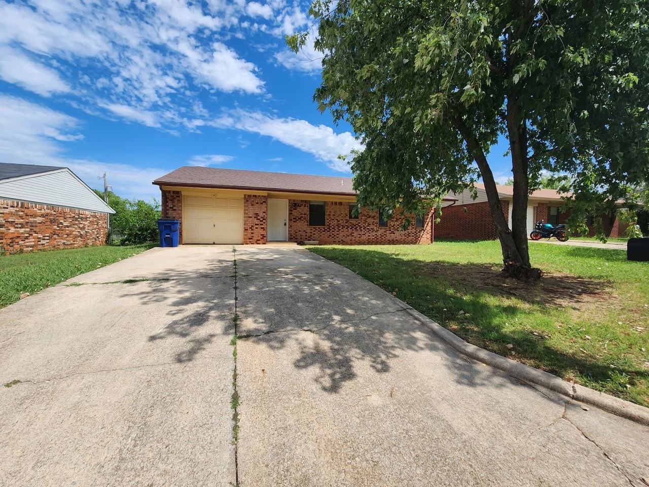 1207 Whispering Glen St - Photo 6 of 50