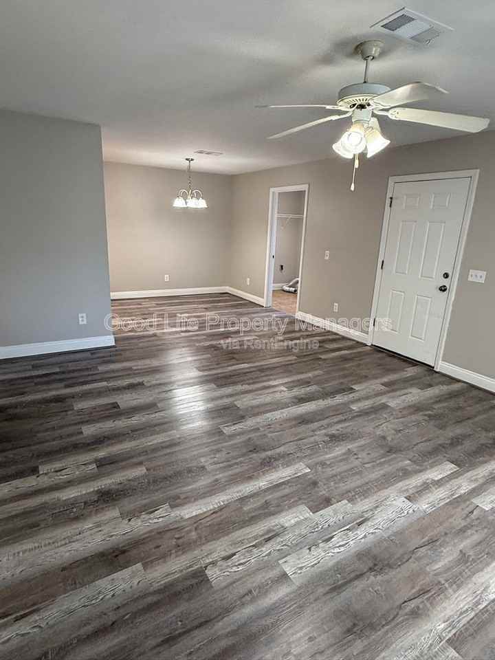 8440 Chisholm Rd #B - Photo 2 of 13