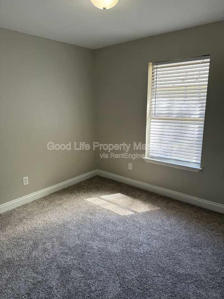 8440 Chisholm Rd #B - Photo 6 of 13