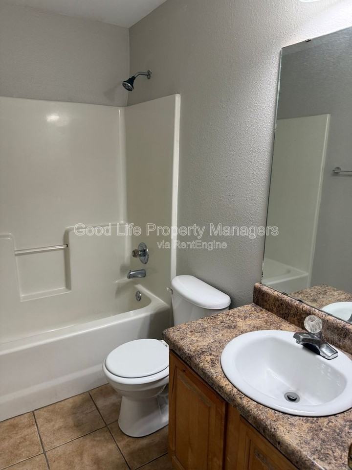 8440 Chisholm Rd #B - Photo 7 of 13