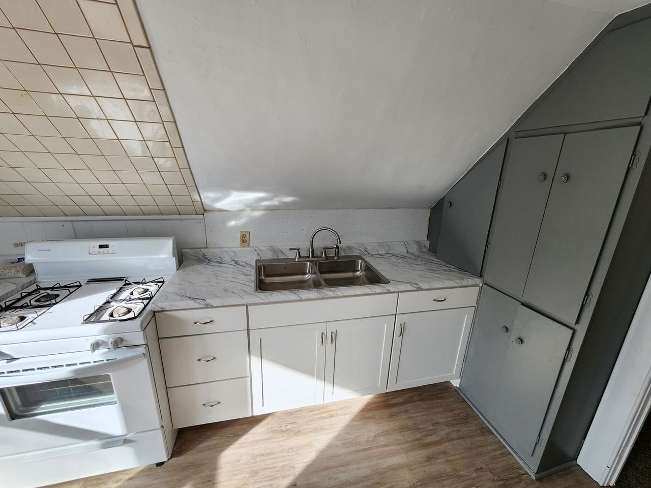 815 N Grant Ave #A - Photo 7 of 28