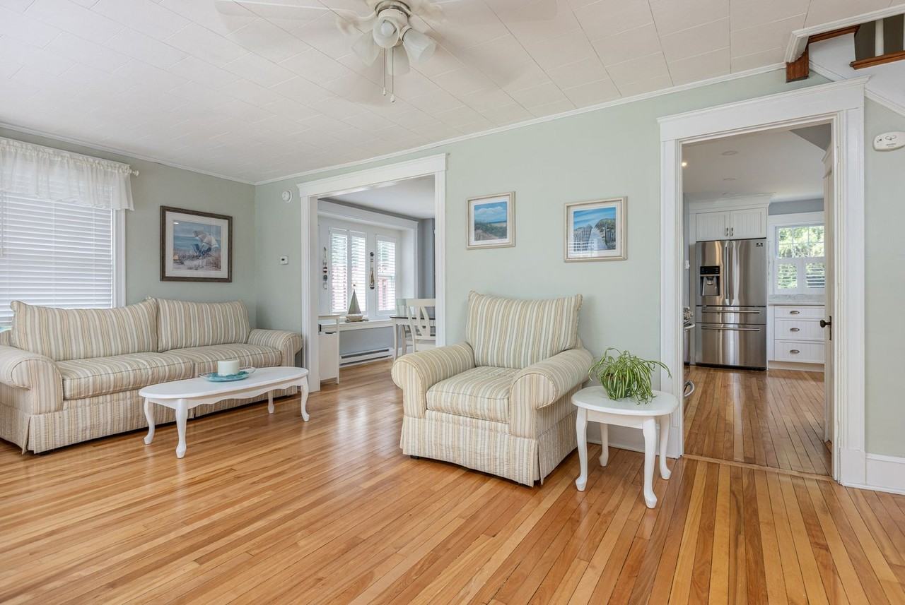 61 Elsmere Ave - Photo 4 of 37