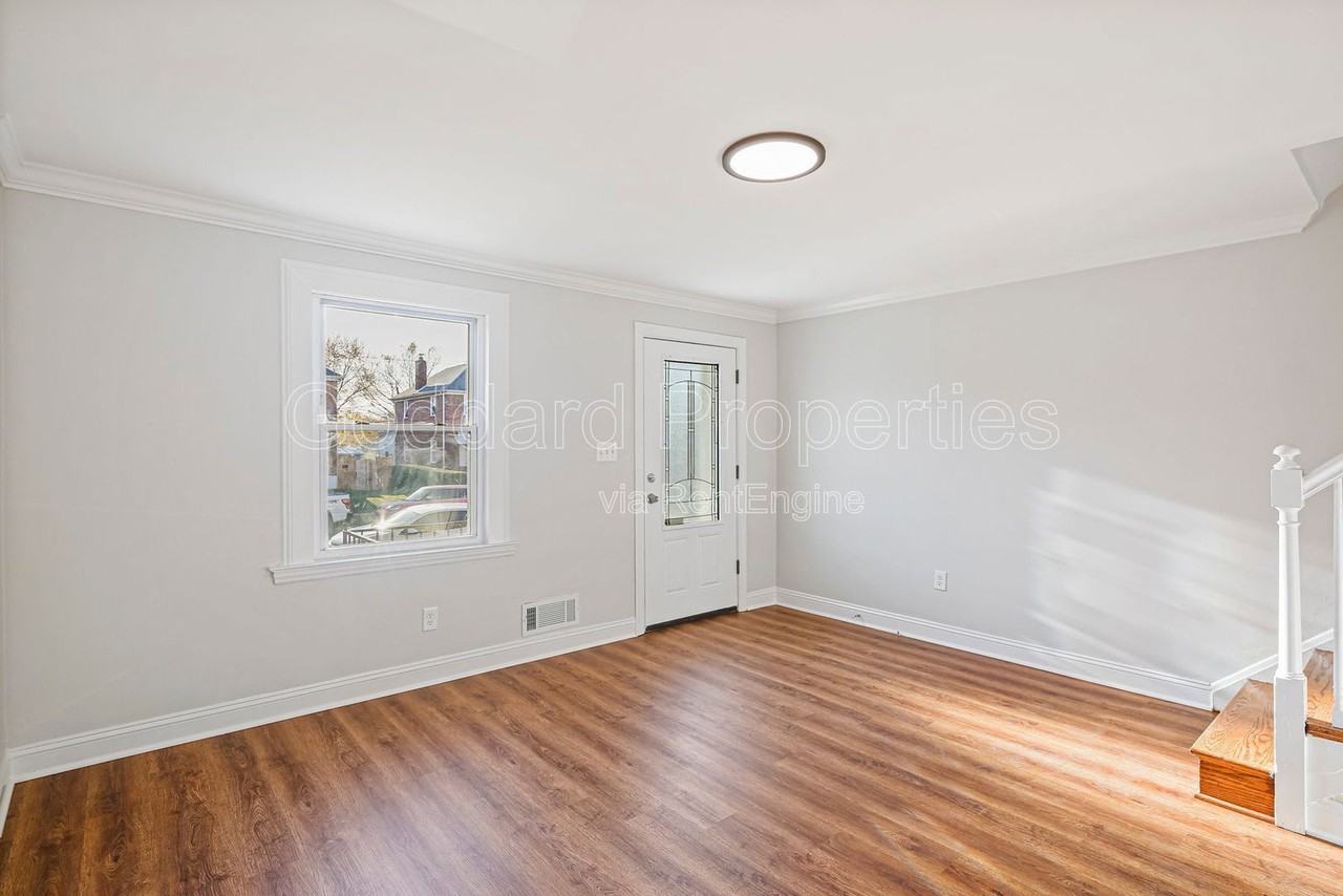 47 S Hawthorne Rd - Photo 4 of 27