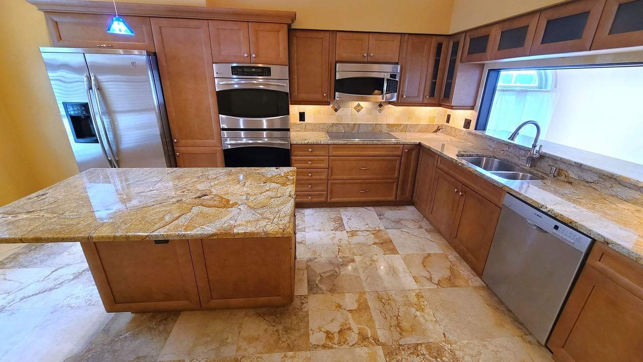 1103 Metwood Ct - Photo 6 of 38