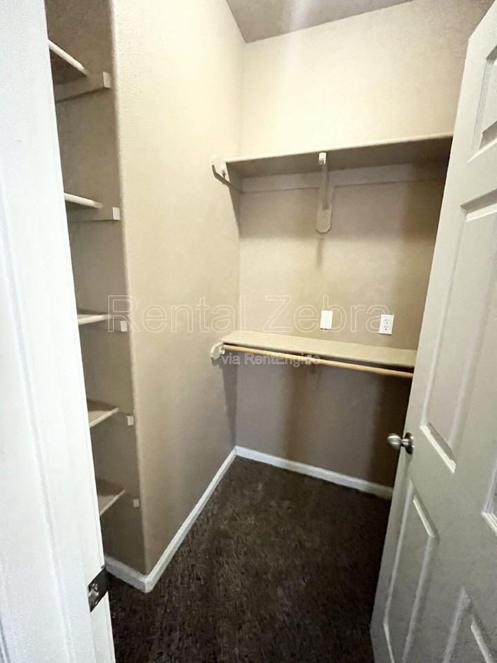 408 Olive Way - Photo 6 of 11