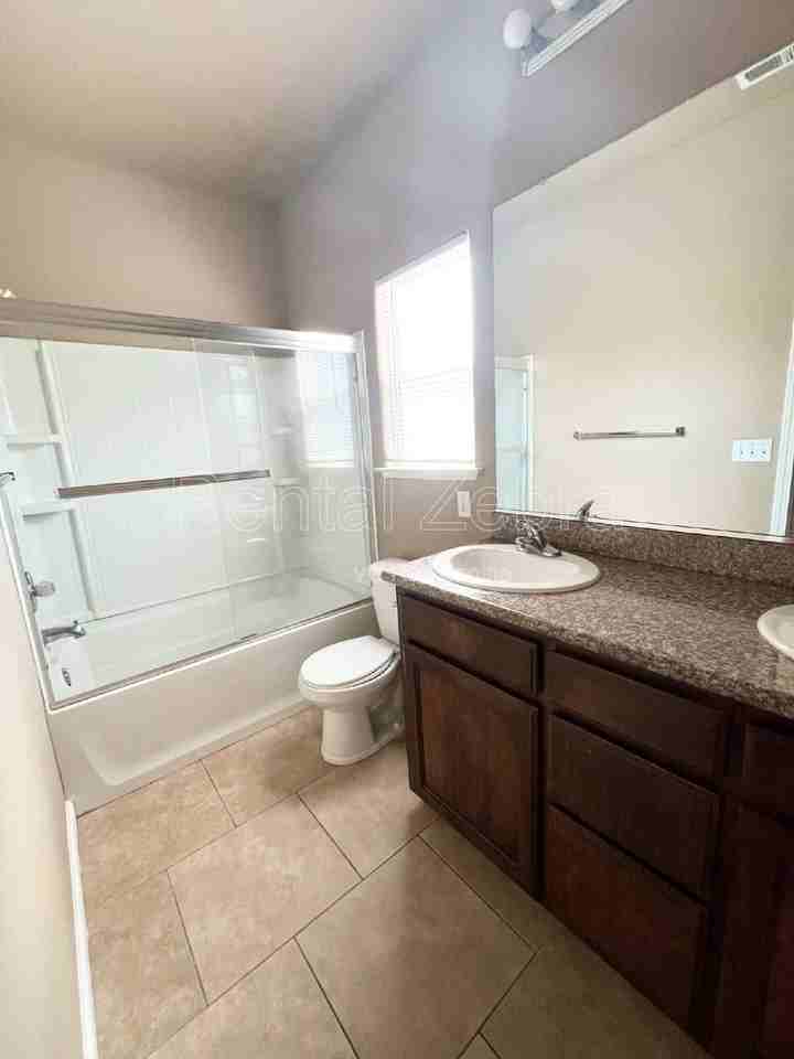 408 Olive Way - Photo 7 of 11