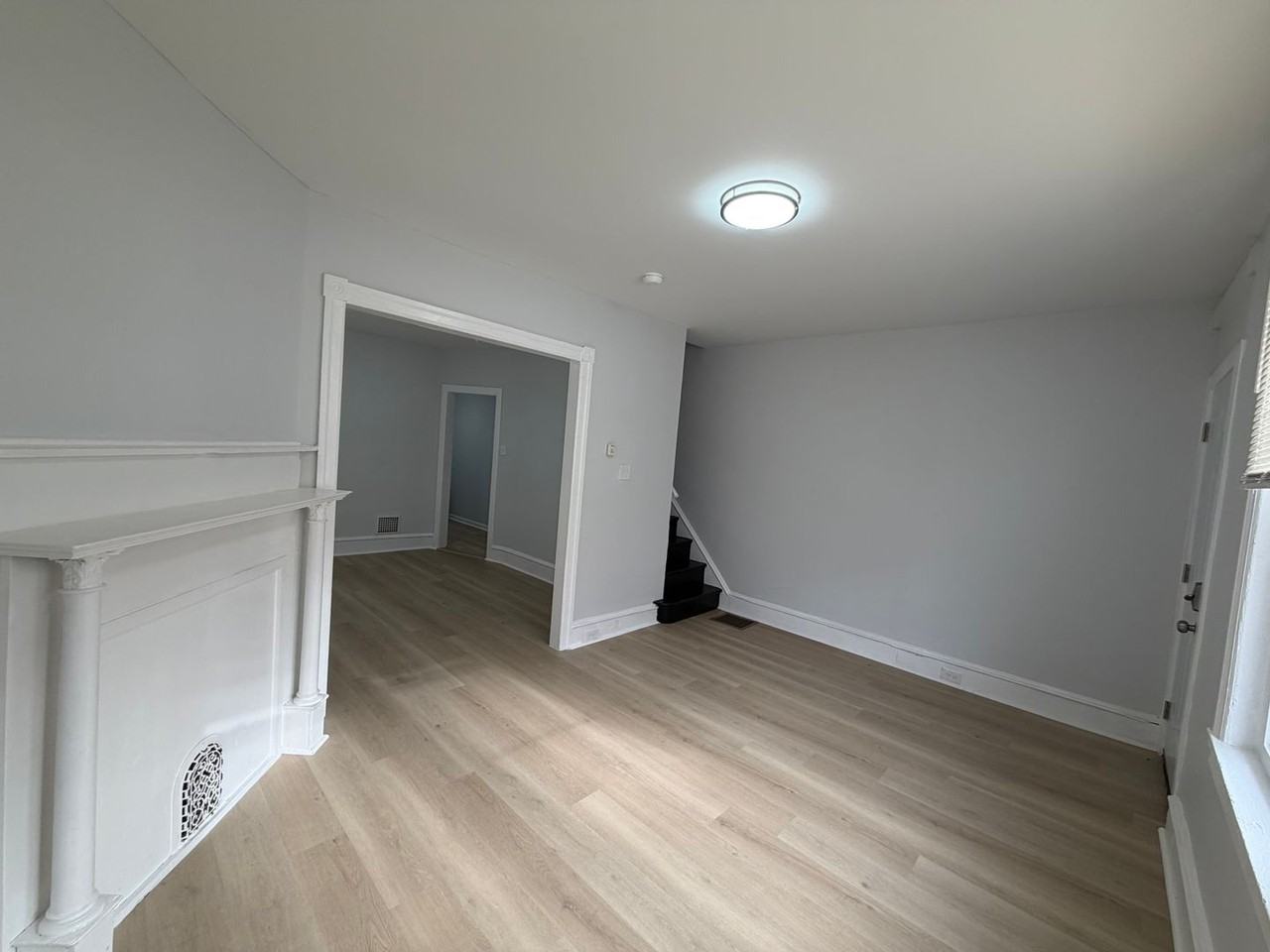 4140 N Darien St - Photo 5 of 36