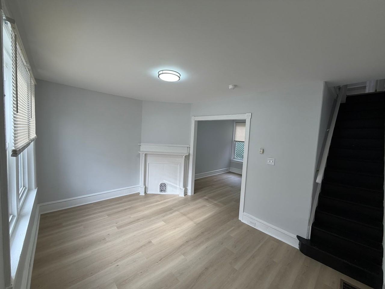 4140 N Darien St - Photo 6 of 36
