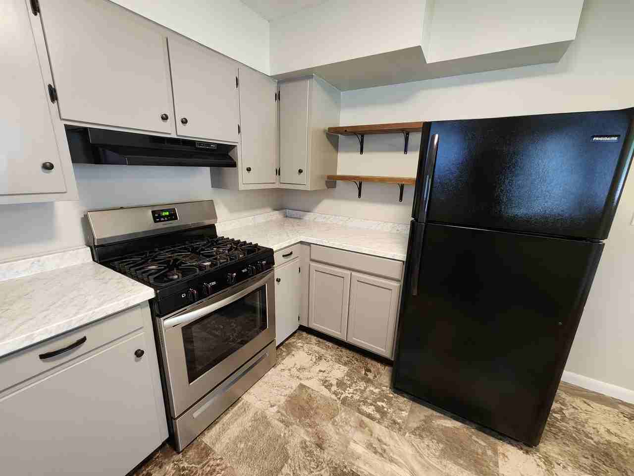 2655 S Stewart Ave - Photo 6 of 21