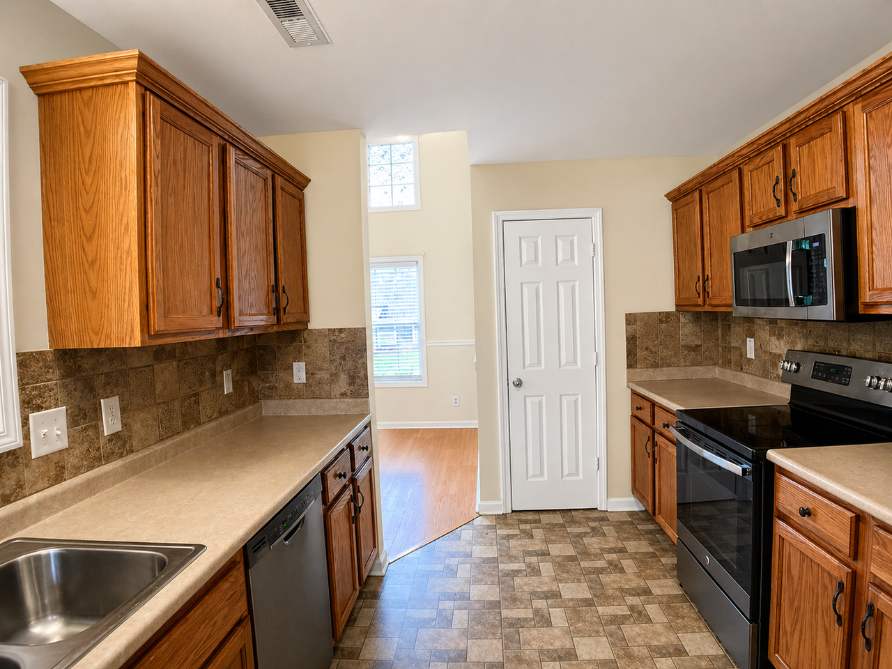 3443 Quicksilver Ln - Photo 6 of 35