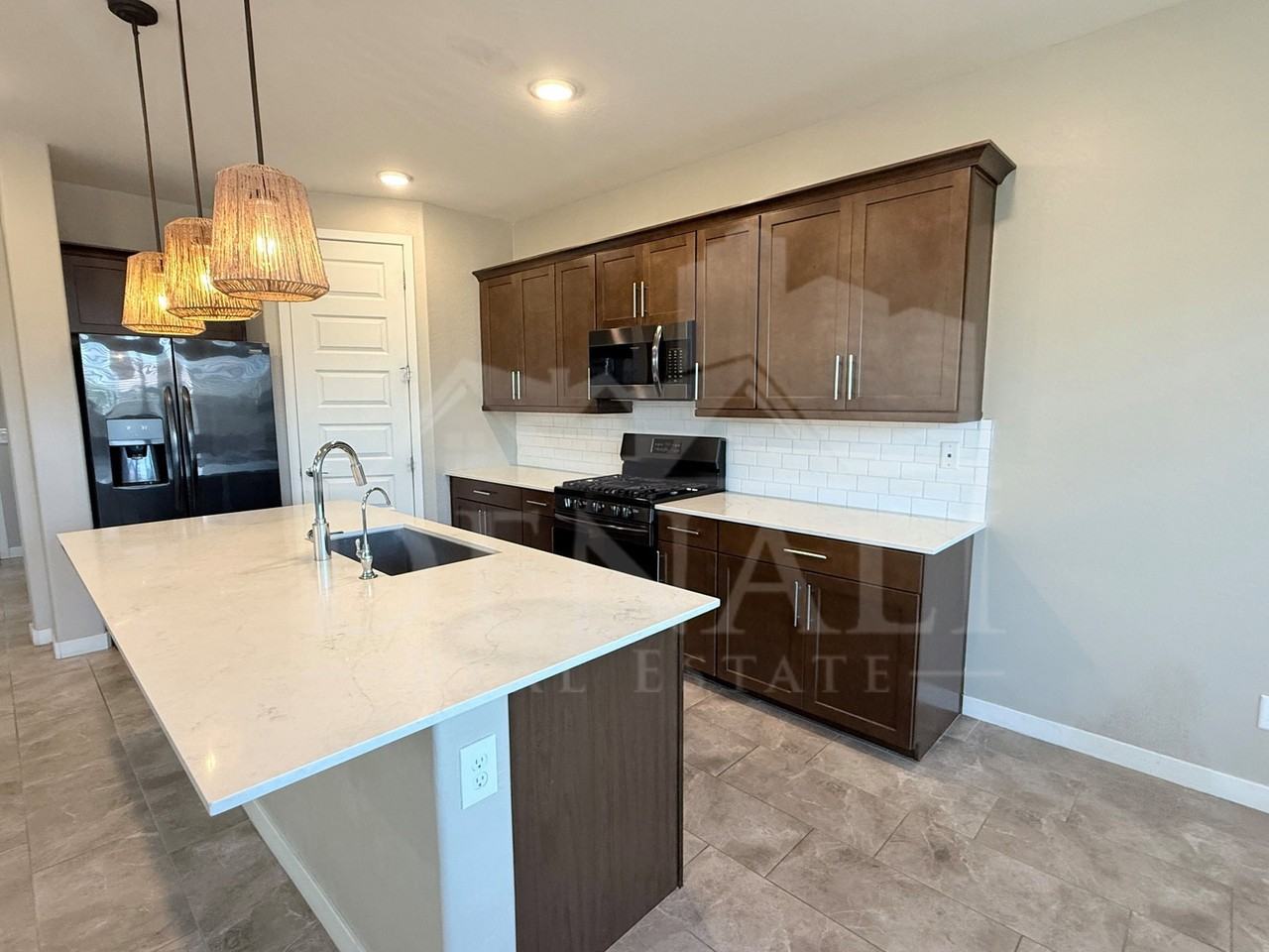 651 N Abalone Dr - Photo 6 of 28