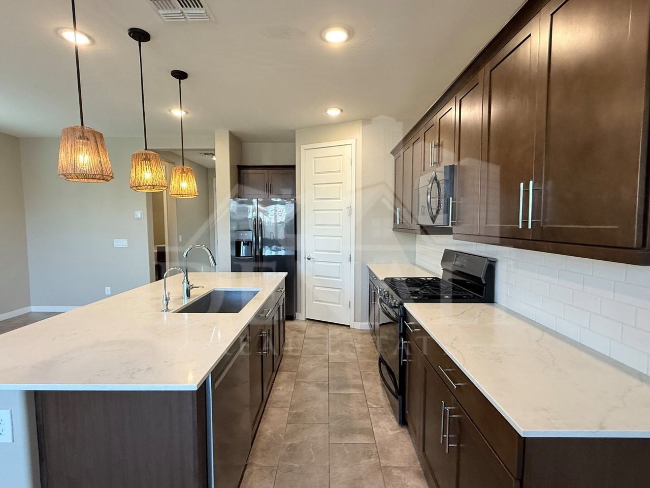 651 N Abalone Dr - Photo 7 of 28