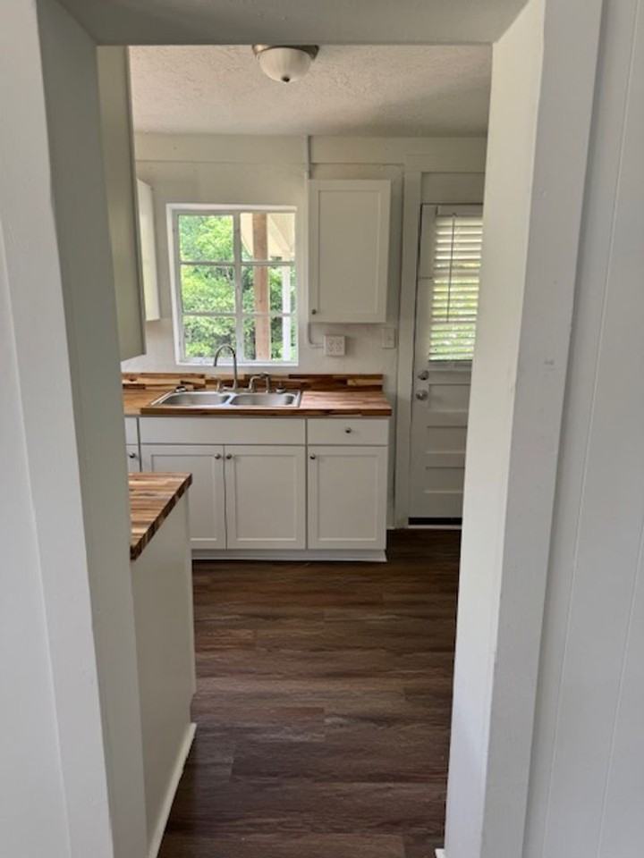 105 Meridian Ave - Photo 5 of 13