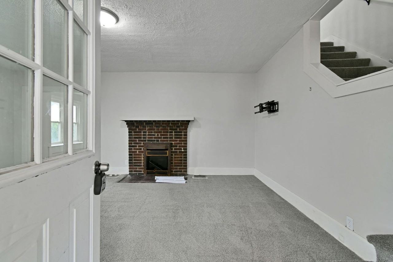 5 Cottage St - Photo 5 of 36