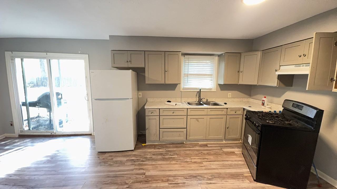 815 Berwood Dr - Photo 3 of 6