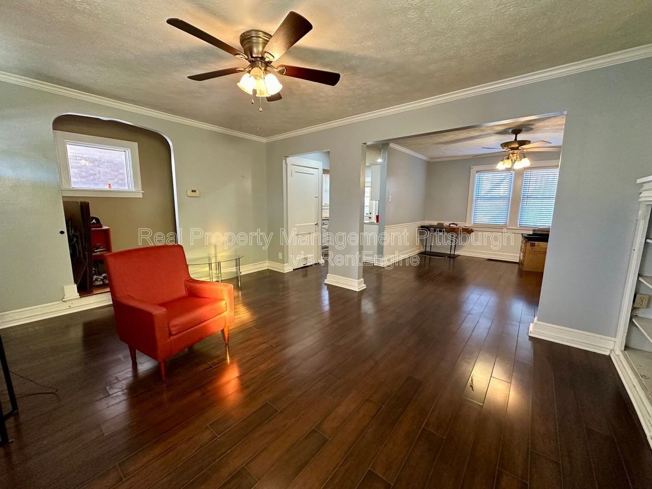 711 Norwich Ave - Photo 2 of 17