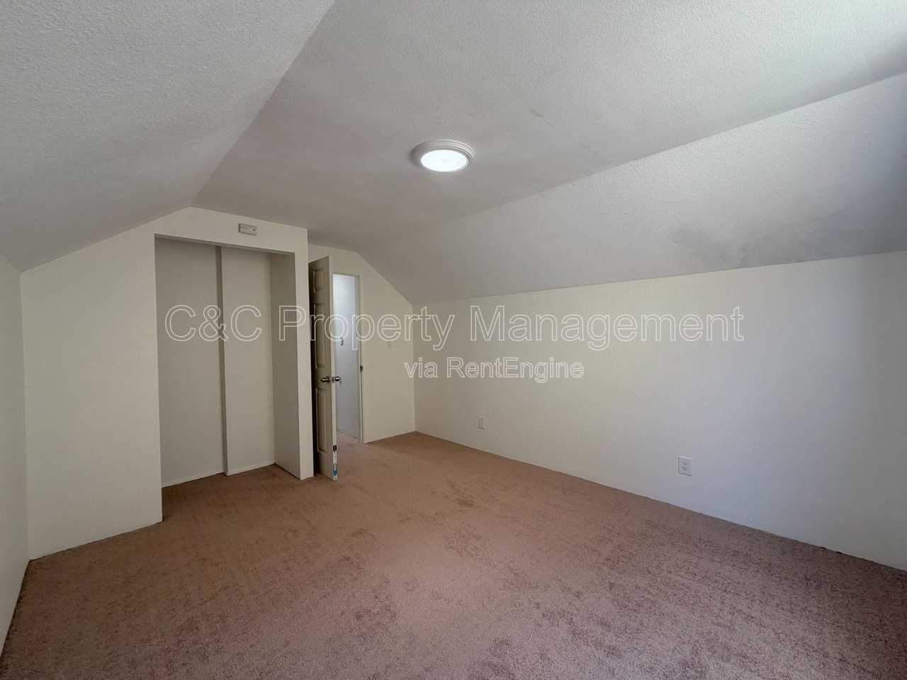 1862 Hanford Dr - Photo 2 of 16