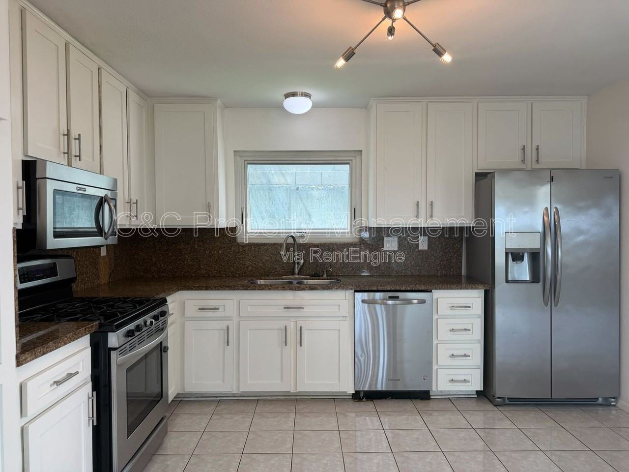 1862 Hanford Dr - Photo 3 of 16