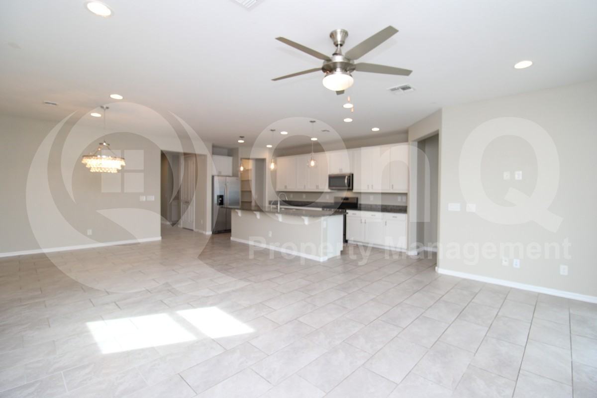 17722 W Granite View Dr - Photo 5 of 22