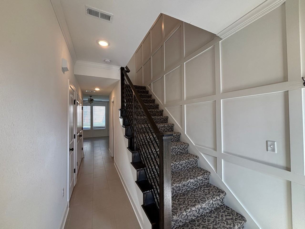 7396 Aaron St - Photo 2 of 18