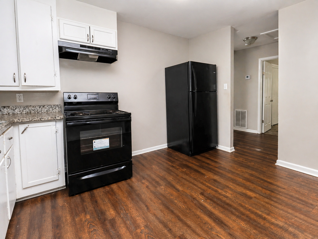 167 2nd St Se - Photo 5 of 7