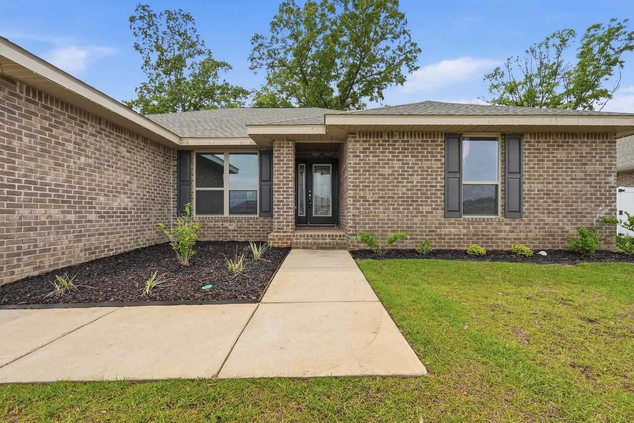 5810 Crestlake Dr - Photo 2 of 50