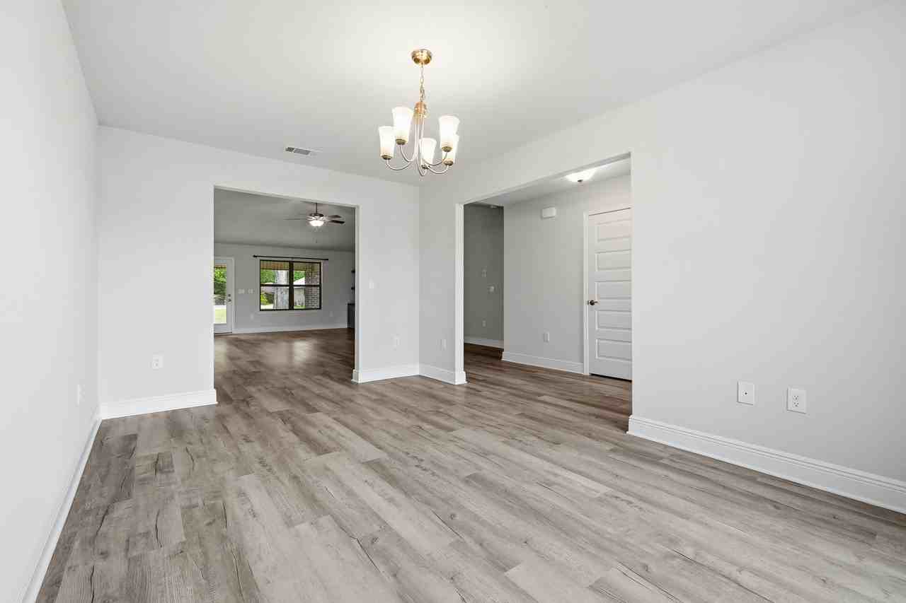 5810 Crestlake Dr - Photo 5 of 50