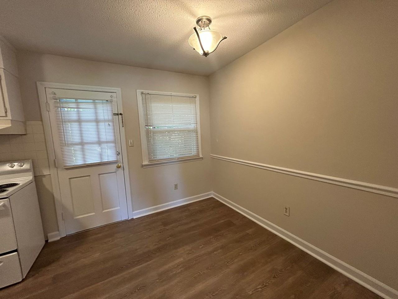 522 S Cherry St - Photo 4 of 10