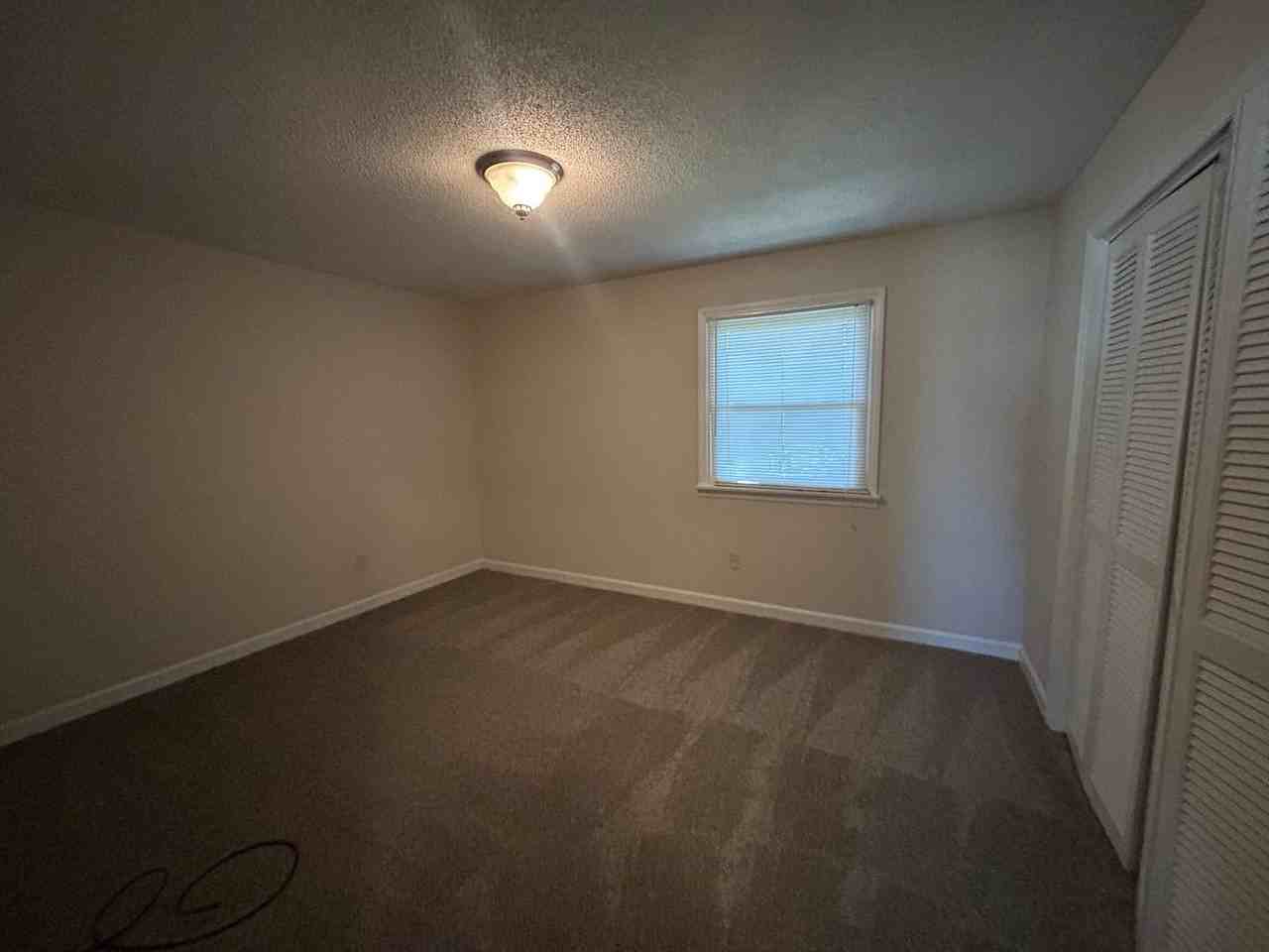 522 S Cherry St - Photo 5 of 10