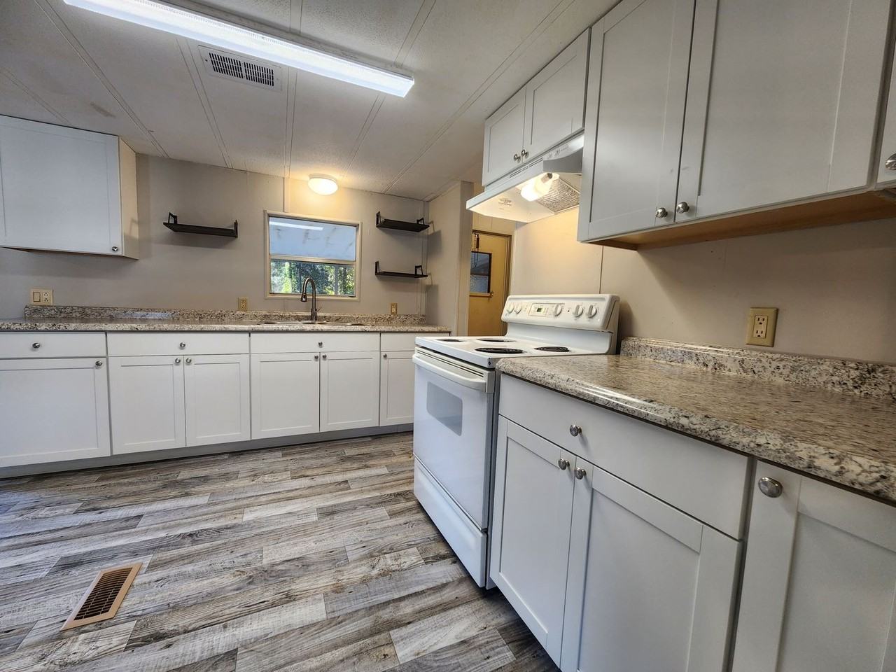 610 Se 128th Ave - Photo 6 of 18