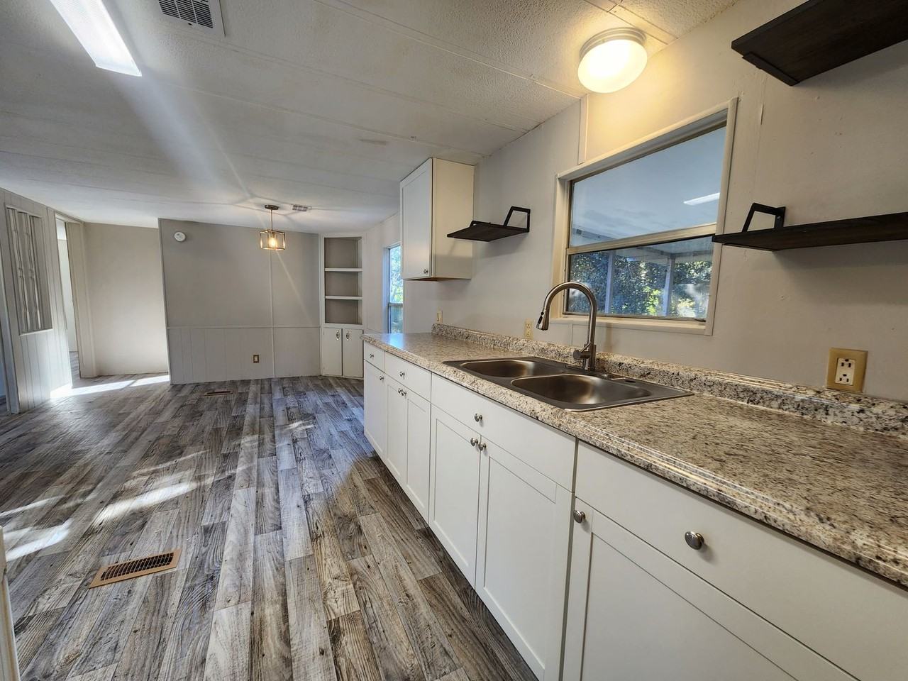 610 Se 128th Ave - Photo 7 of 18