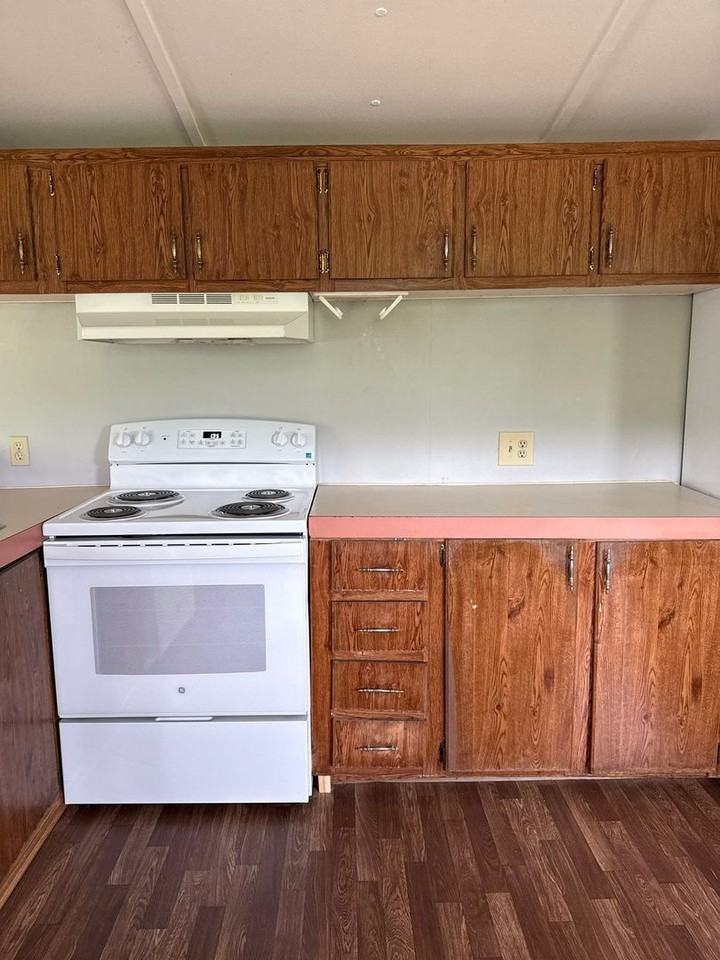 1459 Hickory Valley Rd - Photo 3 of 17