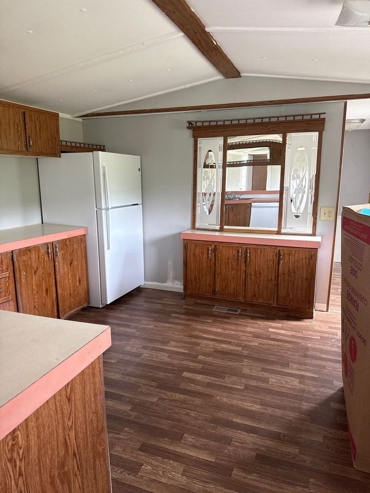 1459 Hickory Valley Rd - Photo 4 of 17