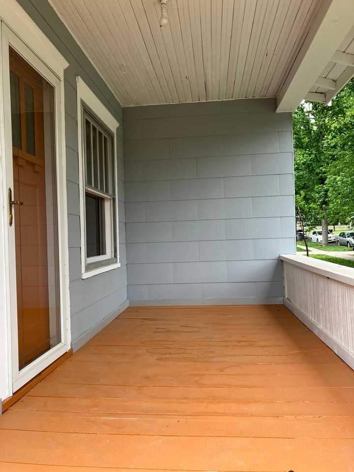 1105 Washington St - Photo 3 of 31