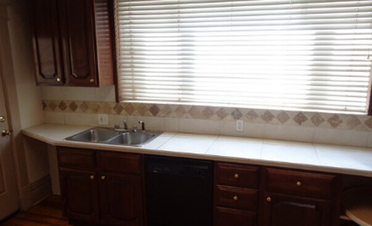 1728 11th Ave - Photo 4 of 18