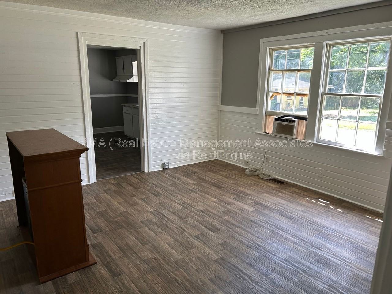102 Grady St - Photo 2 of 7