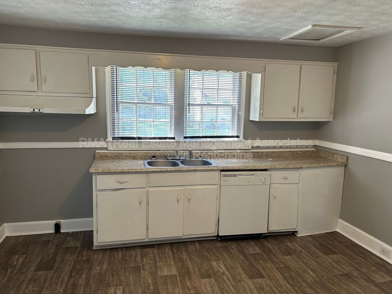 102 Grady St - Photo 4 of 7