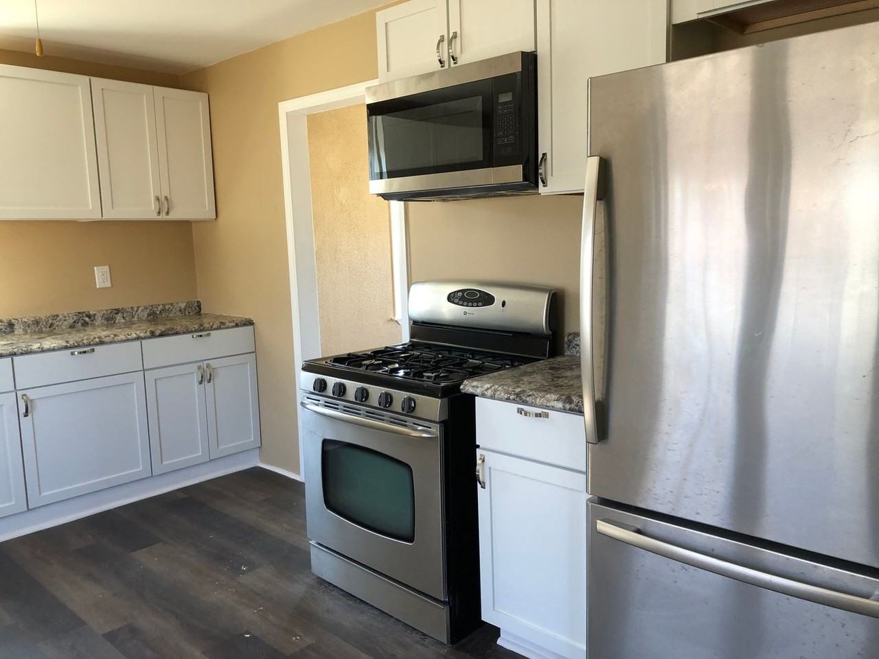618 6th St - Photo 3 of 11